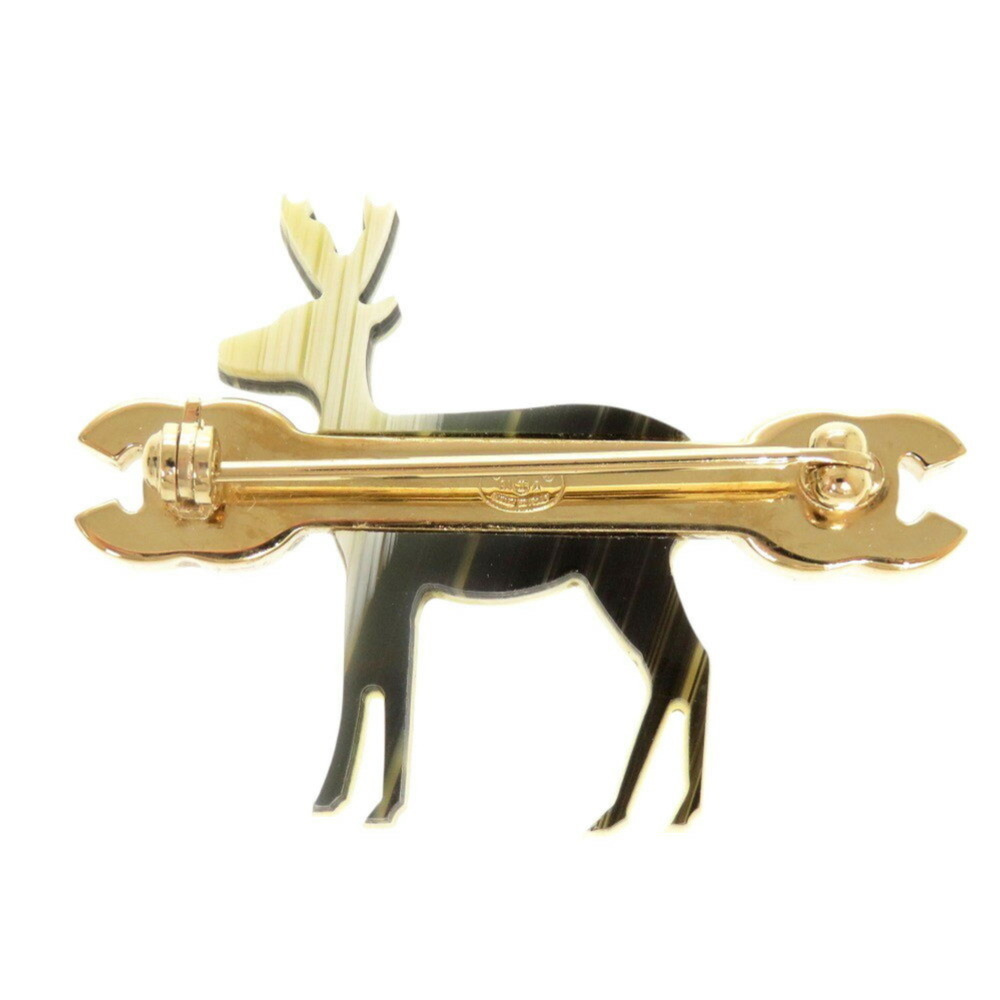 CHANEL Cream Logo Brooch - Picture 4 of 8
